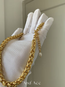 Gold Woven Metal Chain Necklace Womens Fashion Jewelry Coarse Chain Design Sense Small Ins Lockbone Chain Fresh out