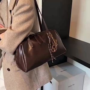 This Year's Popular Large-Capacity Bag: Simple R Korean Style Miu One Shoulder Ins Temperament Boston Bag