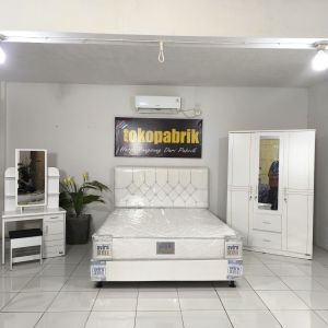 Satu Set Paket Kamar Paket Seserahan Divan Springbed Lemari Pakaian dan Meja Rias