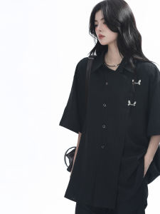 Elegant Short Sleeve Metal Butterfly Buckle Shirt Womens Design Sensation Niche High-End Shirt Original Design Loose Fit Polo Collar