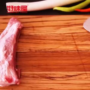好味屋-猪扒脆-香辣味脆骨/黑鸭味脆骨 16克x20 盒装 HAOWEIWU-Crispy Pork Chop-Spicy Crispy Bone/Dark Duck Crispy Bone 16Gx20 BOX