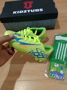 KIDZTUBS Sepatu Bola Anak Paket Komplit Sepatu Bola Tas Skin Deker Kaos Kaki Usia 6-10 Tahun Size 28 29 30 31 32 33 34 35 36 37 KDZ1115123024