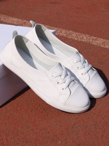 รองเท้าส้นแบนหนังวัวชั้นบนสำหรับผู้หญิง รองเท้าส้นแบนสวมใส่สบาย รองเท้าส้นแบนลำลอง สไตล์ฤดูใบไม้ผลิและฤดูใบไม้ร่วง