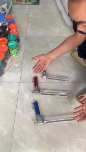 chân cắm đất thường và xoay 360