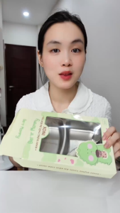 Khay đựng thức ăn 2 ngăn inox 304 kèm thìa cho bé Bear Mommy