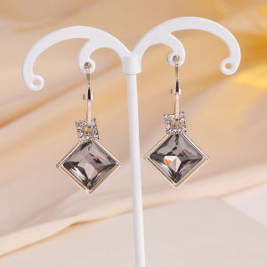 Yuzilan Elegant Crystal Sterling Silver Diamond Square Earrings