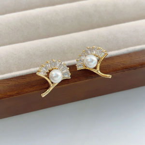 ต่างหูรูปใบไม้ของ Ginkgo Pearl ประดับเพชรเต็มใบ ดีไซน์เก๋ไก๋ เครื่องประดับแฟชั่นสำหรับผู้หญิง ต่างหูรูปดอกไม้สดใหม่