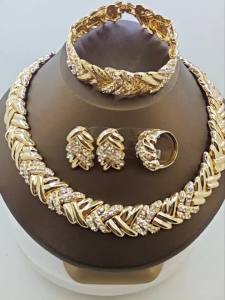 ewelry for Women Fashion Crystal Jewelry Set 18k Gold Plated Rhinestone Clear Crystal Necklace Earrings Accessories Gifts for Pr