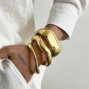 กำไลข้อมือสปริงโลหะหนาสไตล์ฮิปฮอป 3 แบบ ยี่ห้อ Ingemark สำหรับผู้หญิงและผู้ชาย สไตล์พังก์ กำไลแบบเปิดรูปทรงไม่สมมาตร เครื่องประดับสำหรับใส่ทุกวัน สไตล์สตีมพังก์