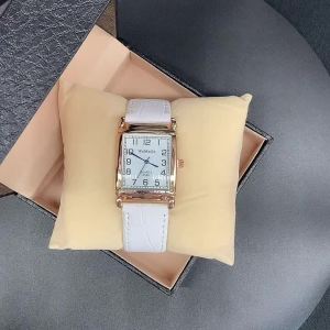 Vintage Square WoMaGe Women‘s Watch Fashion Leather Band Quartz Watches for Woman Simple Elegant Ladies Watch Clock Gift Reloj