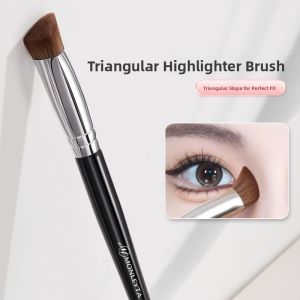 MONLEYTA | Triangle Highlight Iron Brush Eye Face Brightening Under Eye Bags Fade Nose Wrinkle Seamless Concealer Contour Makeup Brush