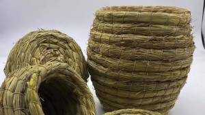 Natural Handmade Bird Nest Hut Straw Pigeon House Parrot Nest WarmBedroom Courtyard Small Animals HouseCage Habitats Decor