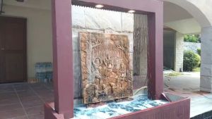 ม่านน้ำตกสายฝน สีน้ำตาลลายไม้