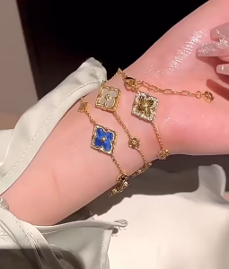 Gelang semanggi empat daun berlian dua sisi tekstur berkualitas tinggi cahaya mewah retro