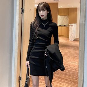 ชุดเดรสยาวทรงเอผ้าไหมน้ำแข็งสีดำ แขนยาว ทรงเข้ารูป สำหรับผู้หญิง ฤดูใบไม้ผลิและฤดูใบไม้ร่วง เสื้อชั้นใน กระโปรงทรงเอ