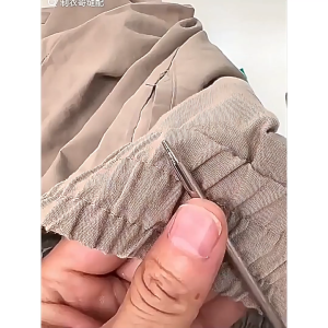 Dụng cụ luồn chun luồn dây thun quần lò xo mẫu mới