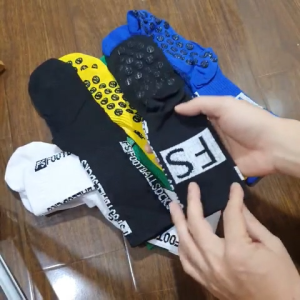 Tất Vớ Đá Bóng Chống Trượt Có Mút Silicon Tròn Cao Vừa Phải Vớ Tập Luyện Thi Đấu Chuyên Nghiệp Hoang My food and beauty