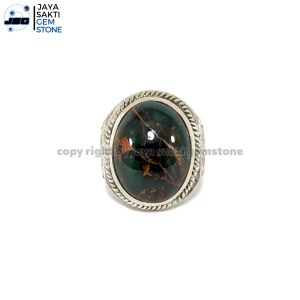 Natural Batu Akik Green Serpentine in Chalcedony Motif Pirus SCP01