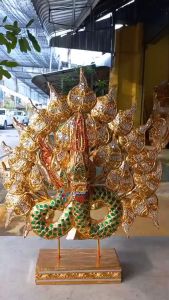 พญานาคโพธิ์ทอง ต้นโพธิ์พญานาค ลงรักปิดทอง ติดกระจกสี ขนาด กว้าง19.5xลึก6xสูง25.5 นิ้ว ติดโฟมฟรี ทำพุ่มกฐิน ผ้าป่า ทำบุญ ถวายวัด สวยงาม