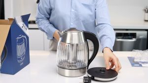 Ấm siêu tốc thủy tinh Lebenlang LBLB2828 kèm lõi lọc trà dung tích 1800ml công suất 2200W bảo hành 2 năm - hàng chính hãng