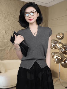 Gray V-Neck Short Sleeve T-Shirt High Waist Slimming Versatile Top Half Slit Design Summer New Womens Fashion Korean Style