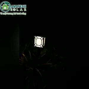 Đèn ngôi nhà cao cấp cắm cỏ sân vườn năng lượng mặt trời bản nâng cấp to hơn và sáng hơn