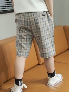 BABYFINE กางเกงขาสั้นเด็กชาย กางเกงขาสั้นลําลองสําหรับเด็กผู้ชายฤดูร้อนใหม่ 2022 ลายสก๊อตเด็กด้านนอกสวมใส่กางเกงฤดูร้อนหลวม กางเกงขาสั้นเด็ก