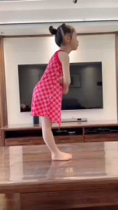 combo 3 váy yếm 2 dây Bé gái vải tăm lạnh mát lạnh quảng châu từ 7_36kg