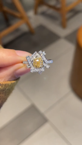 Montagne Jewelry 18K Pure Gold Ring Diamond Inset Fashion Design Fine Jewellery Natural Yellow Diamond Ring