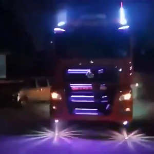 วัสดุโลหะผสมไฟ LED ประดับพื้นสำหรับรถจักรยานยนต์ รถยนต์ และรถบรรทุก สีสันต่างๆ ใช้ได้กับระบบ 12-24V ไฟประดับพื้นสำหรับรถบรรทุก และไฟพื้นตั้งพื้น