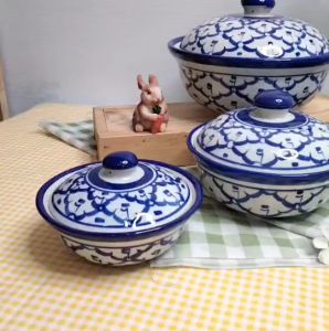 ถ้วย ถ้วยลายไทยมีฝา ถ้วยมีฝาปิดลายคราม ถ้วยลายครามไทย  ถ้วยลายไทย ถ้วยลายคราม 5นิ้ว  ลายไทย ลายคราม เคลือบเงาอย่างดี  เข้าไมโครเวฟได้