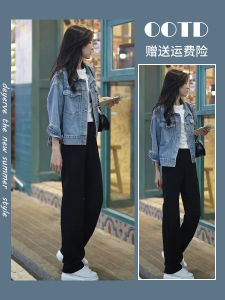 แจ็คเก็ตยีนส์สั้นสไตล์อเมริกันย้อนยุคสุดเก๋สำหรับผู้หญิงในช่วงต้นฤดูใบไม้ผลิ 2025 แจ็คเก็ตยีนส์ทรงเข้ารูปสำหรับผู้หญิงไซส์เล็ก