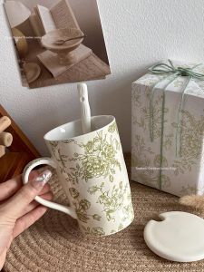 Aesthetic In-glaze Ceramic Mug with Lid and Spoon