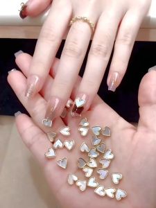 Charm Trang Trí Nail Hình Trái Tim Màu Vàng và Bạc