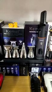 Kemei LCD Digital Display Shaver All-in-one Hair Clipper with Base Scraper Slicked Hair Clippers with Guide Comb Face Body Hair Multifuctional Grooming Set KM-5857