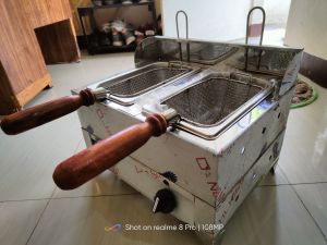 Double Deep Fryer Stainless 2.5L capacity best for fries siomai etc.