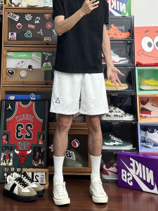 Slim Fit American Style Athletic Shorts for Men Summer Lightweight Fitness Training Basketball Pants Knee-Length Three-angled Label