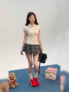 ส่งจากไทย🎀ผอมเพรียว ผู้หญิงเสื้อยืด 2025รุ่นล่าสุด เสื้อผู้หญิงแขนสั้น เสื้อยืดไหล่แขนสั้นสไตล์เกาหลีสไตล์วิทย #F054