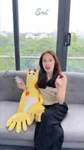 Gối ôm bàn tay vỗ bé ngủ tự động EMA chống giật mình rèn bé ngủ ngon không cần cha mẹ