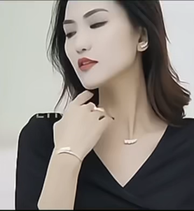 Viviann Original sterling silver Crescent Pearl Necklace Pendant Vintage Simple Pearl Chain Choker Necklace For Women Wedding Love Shell Pendant Necklace Fashion Jewelry Wholesale Accessories