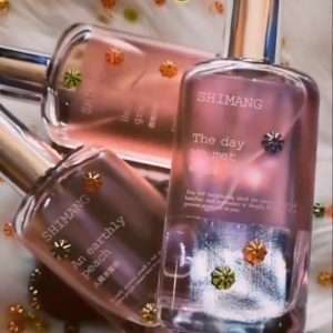 【Buy 1 Take 1】 Womens Peach Perfume Long-Lasting Fresh Fruity Eau De Toilette Body Spray Perfume 24-Hour Long-Lasting Natural Fragrance All Day Romantic 50ml Suitable For All Ages Women Perfume Gift Fragrance Spray