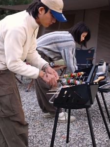 Naturehike เตาย่างบาร์บีคิว ตั้งแคมป์ปิ้งย่างบาร์บีคิว เตาย่างถ่านแบบพกพาพับได้กลางแจ้ง ตั้งแคมป์ 5 ชุด เตาบาร์บีคิว CNK2300015