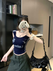 GUZILIAN | เสื้อกั๊กสั้นแขนกุดพิมพ์ลายสีแดงสไตล์อเมริกันสำหรับผู้หญิงในช่วงฤดูร้อน เสื้อกีฬาสั้นทรงสลิมฟิตแบบสวมหัว