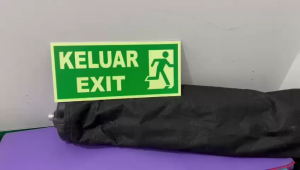 Papan Tanda Fire Safety Label Glow In The Dark Photoluminescent Exit Sign Fire Emergency Guide