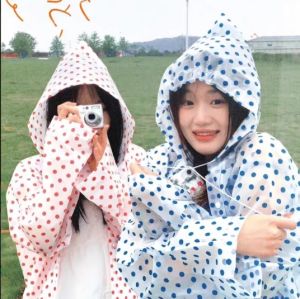 YESPERY เสื้อกันฝนยาวกลางแจ้งกันน้ำเสื้อกันฝนแบบมีฮู๊ดใสใช้ซ้ำได้เสื้อกันฝนลายจุดลายจุดน่ารักสำหรับเดินป่าตกปลาอุปกรณ์กันฝน
