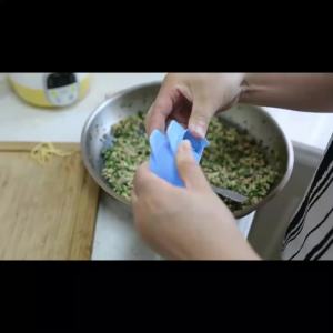 JeDa ทำเกี๊ยวซ่า พลาสติก สินค้า ส่งแบบคละสี อุปกรณ์ทำเกี๊ยว แม่พิมพ์ Dumpling making device