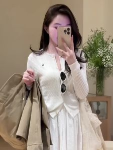 Korean Style Knitted Short Cardigan Womens Fashion Early Autumn New Model Elegant Twist Stitch Embroidery Outerwear Top