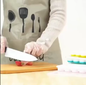 Superfactory 14 holes Ice Cube Silicone Tray with Cover Lid Baby Puree Freezer Trays Stackable Food Storage Container