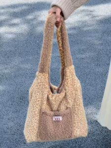 Lamb Fur Plaid Lazy Style Shoulder Bag Autumn Winter New Cute Leopard Print Soft Casual Bag for Women Lightweight Square Shape
