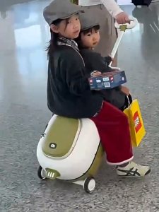 New 2025( có thể tách rời) - Vali Kk du lịch kiêm xe đẩy ngồi kéo cho bé 22L xách tay lên máy bay